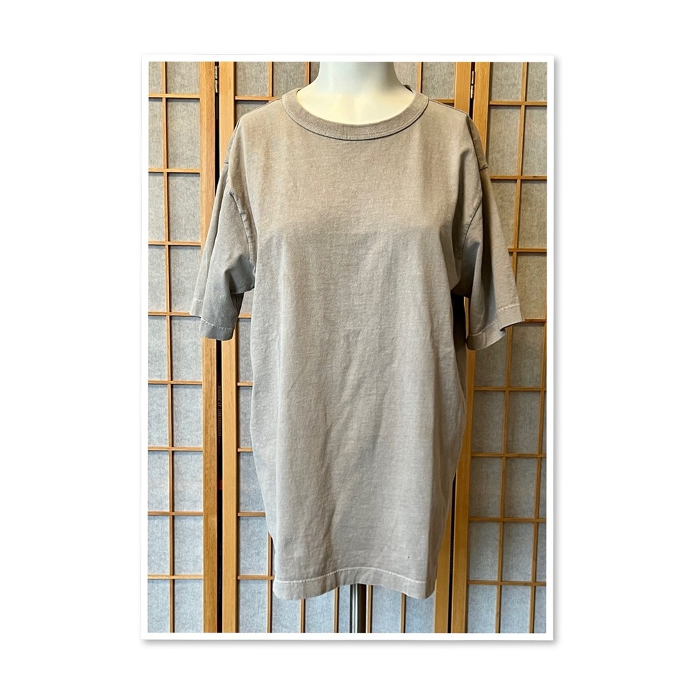 Rivet & Thread Oversized Tee - Picture 2 of 8